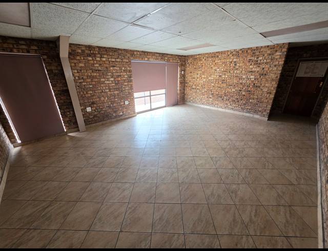 450M² FACTORY TO LET IN ANDERBOLT